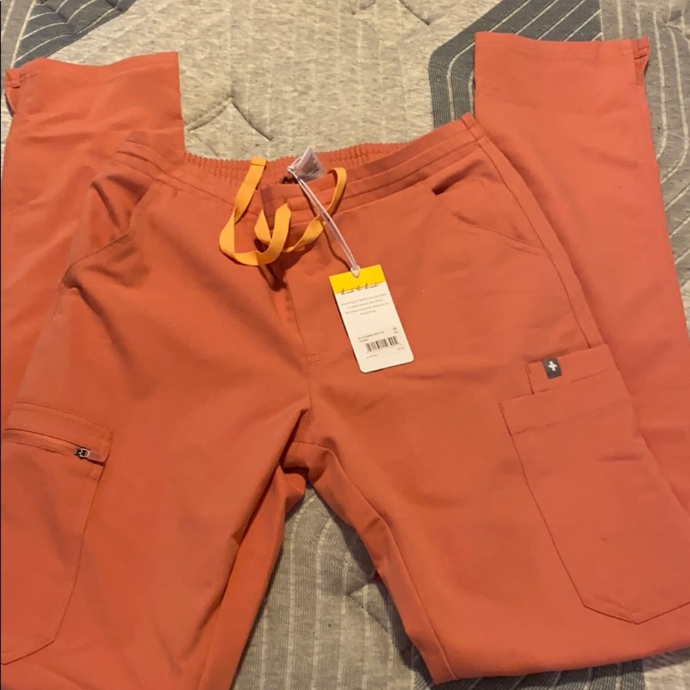 Coral Fig Scrub Pants - Yola Skinny